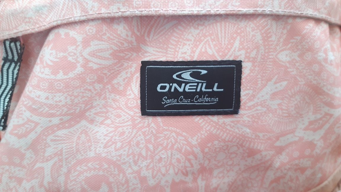 Mochila oneill como nova resistente a água