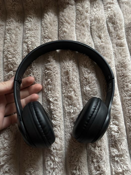 Навушники чорні безпровідні