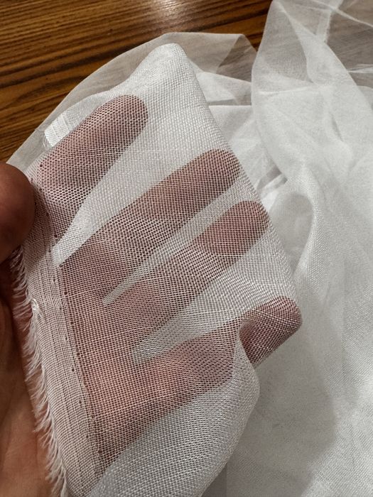 Ткань белая тюль,два куска: 530*70 см и 450*45 см