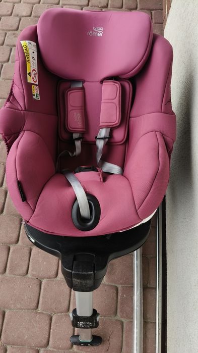 Sprzedam fotelik obrotowy Britax romer +baza