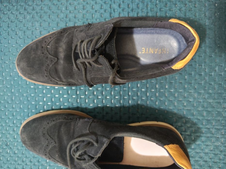 Sapatos azuis camurça