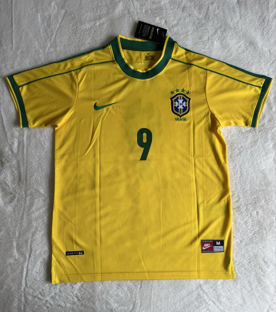 Camisola Oficial Brasil Ronaldo #9 – Época 2002 (Nova com Etiquetas)