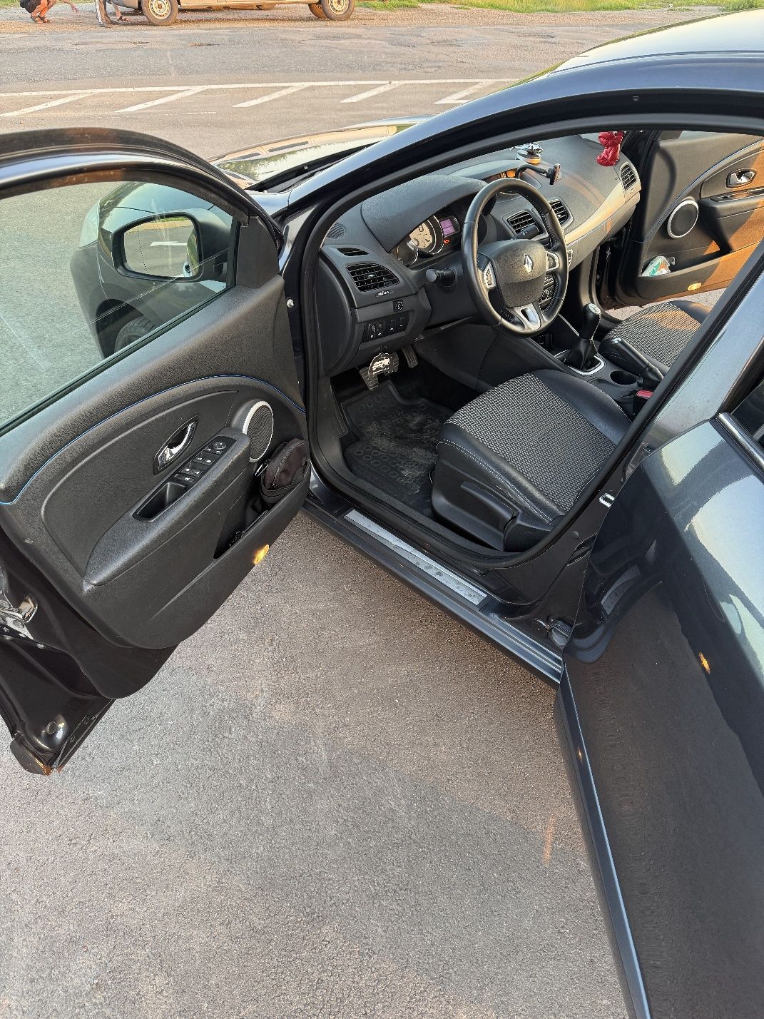 Renault Fluence 1.6 газ/бензин 2012 82 kw