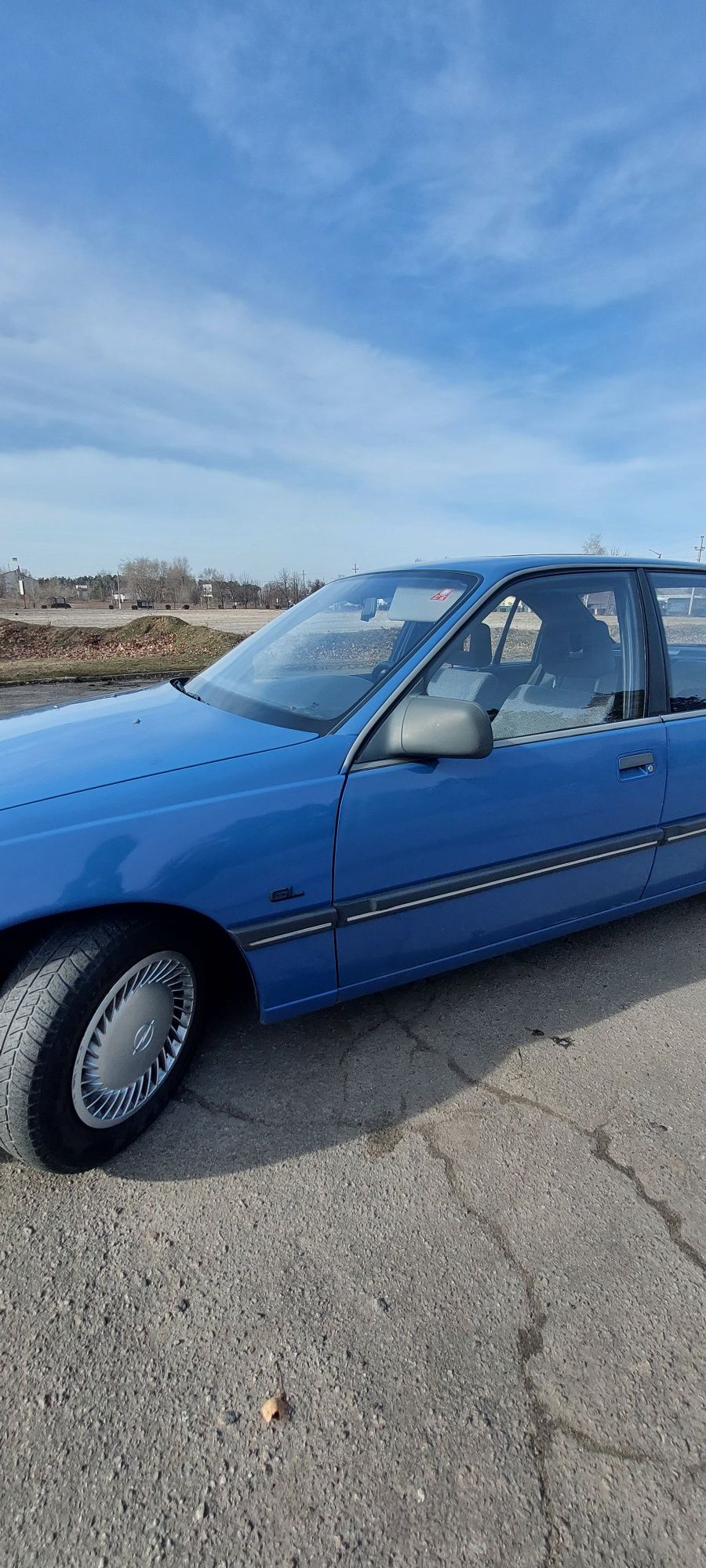 Опель омега 1.8  Opel Omega