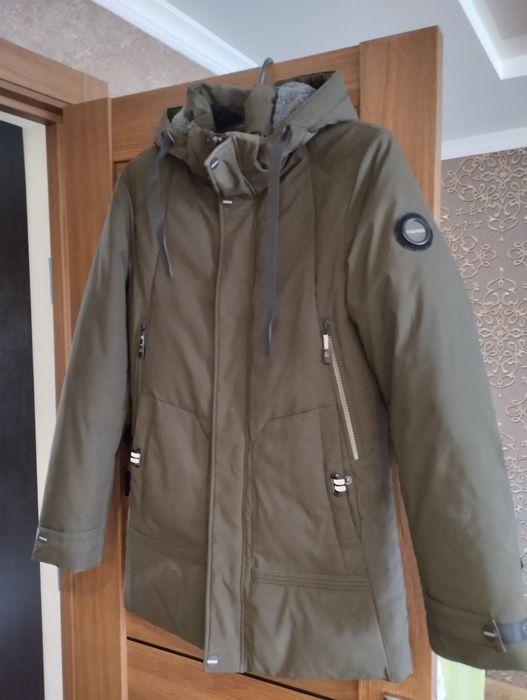 Продам куртки на підлітка