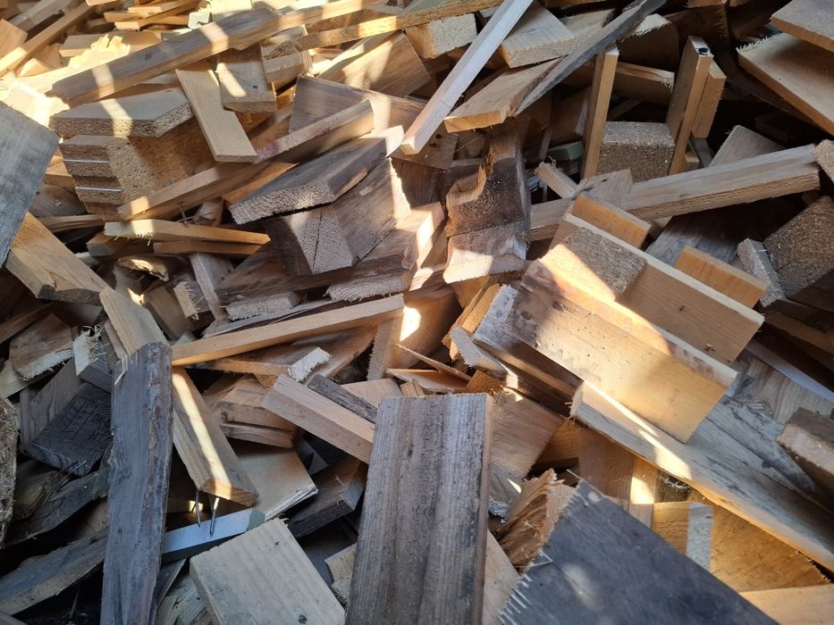 Drewno opałowe z palet suche