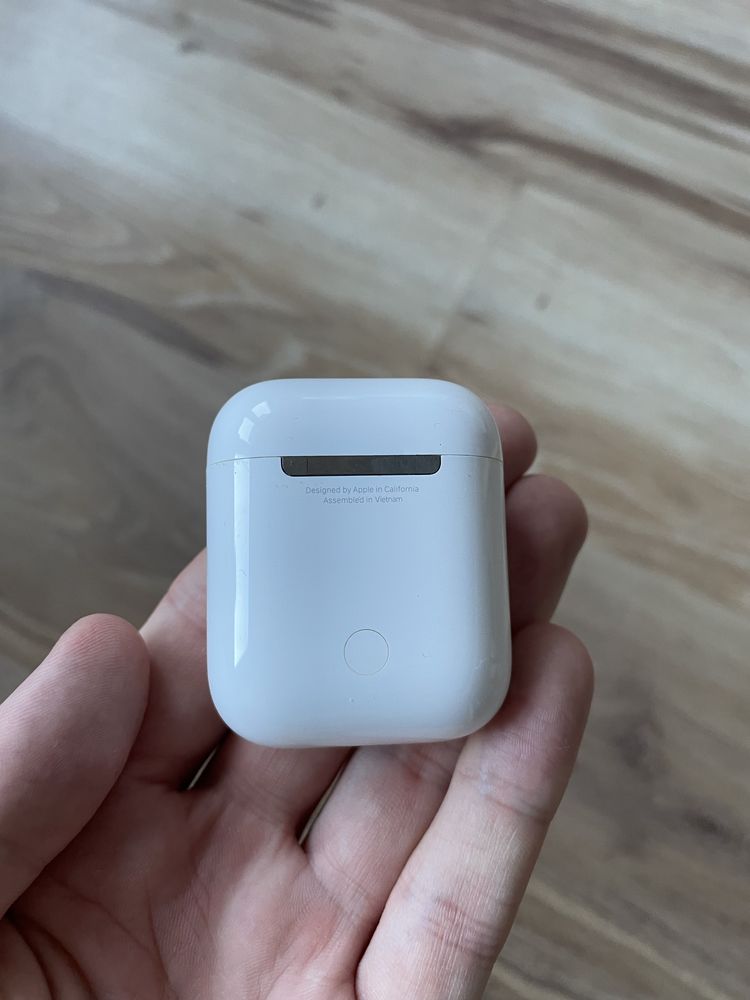 Etui na sluchawki AirPods 2 (stacja ladujaca)