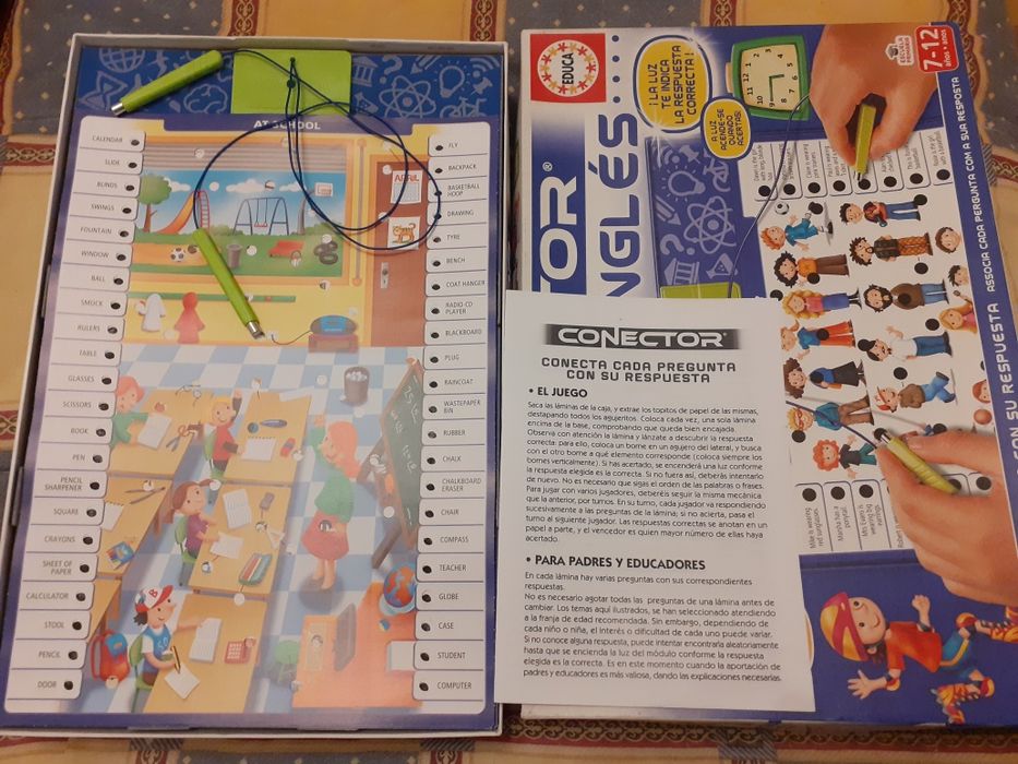 Jogo, puzzles e brinquedo