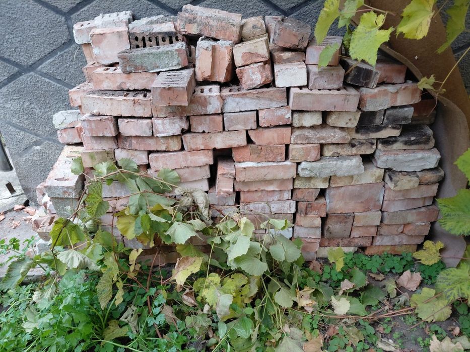 Віддам  бій і цеглу самовивіз