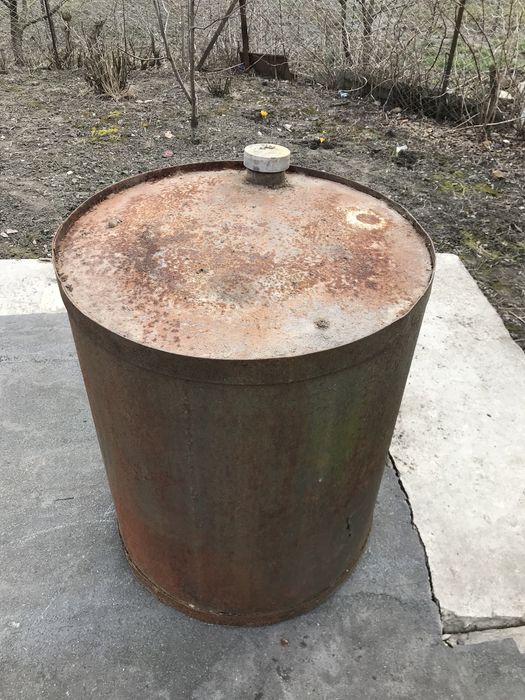 Металева бочка .