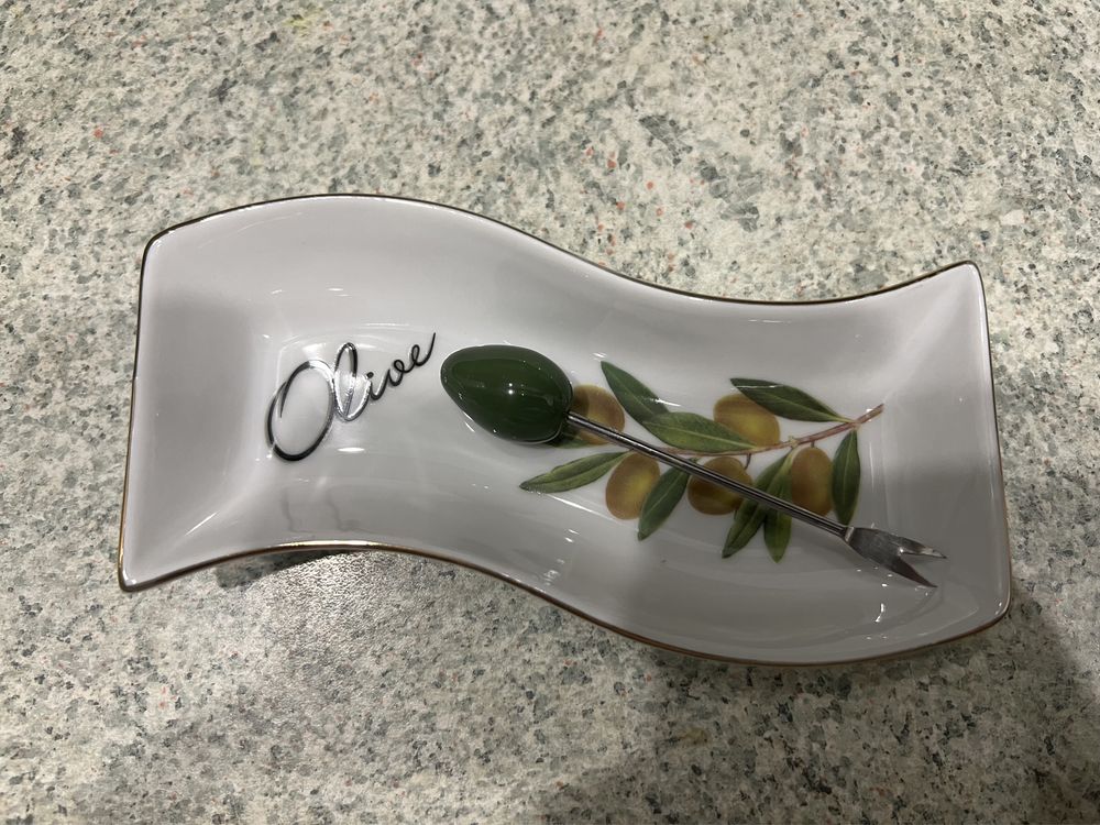 Блюдо под оливки