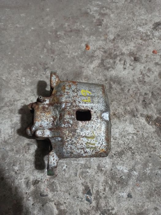 Суппорт на Лансер 9 передний левый под ремонт