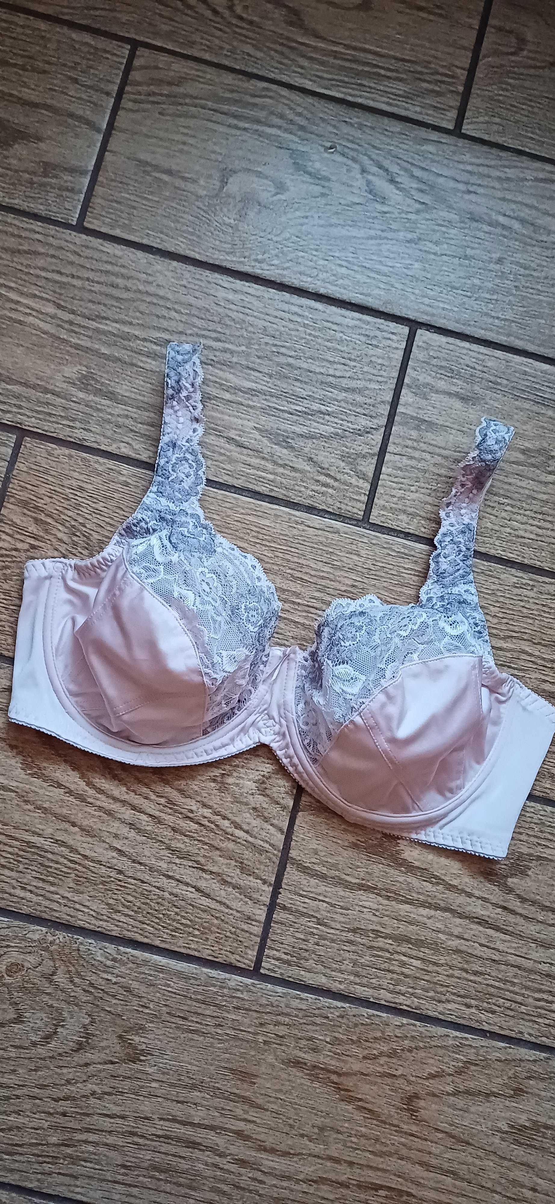 Różowy biustonosz B.P.C Collection r. 90 D