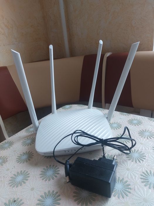 Маршрутизатор, роутер Tenda