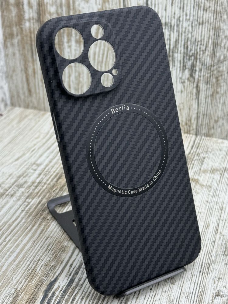 Чехол твёрдый Carbon MagSafe на iPhone 15 Pro Max
