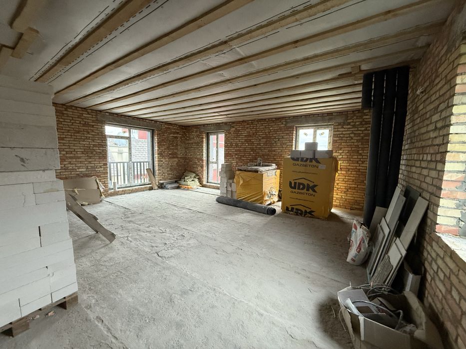 Квартира в новому будинку в центрі