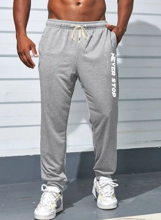 Спортивні штани.