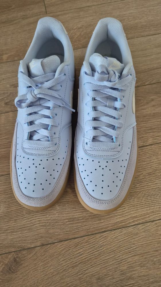 Продам оригінальні кросівки Nike