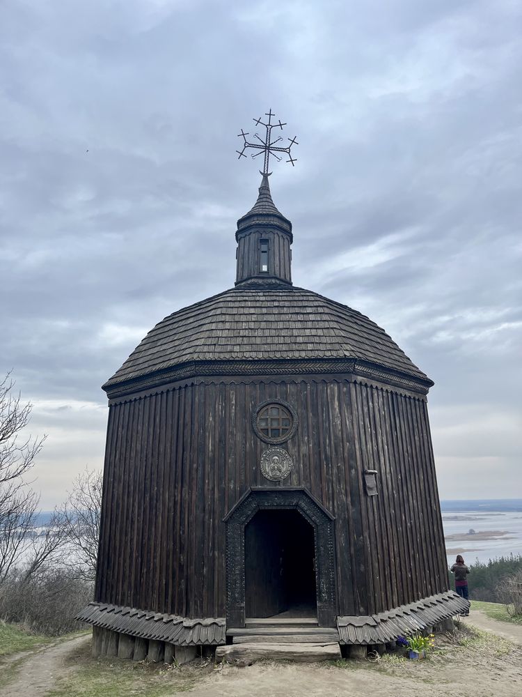 Екскурсія до місця сили Трахтемирів, Буша