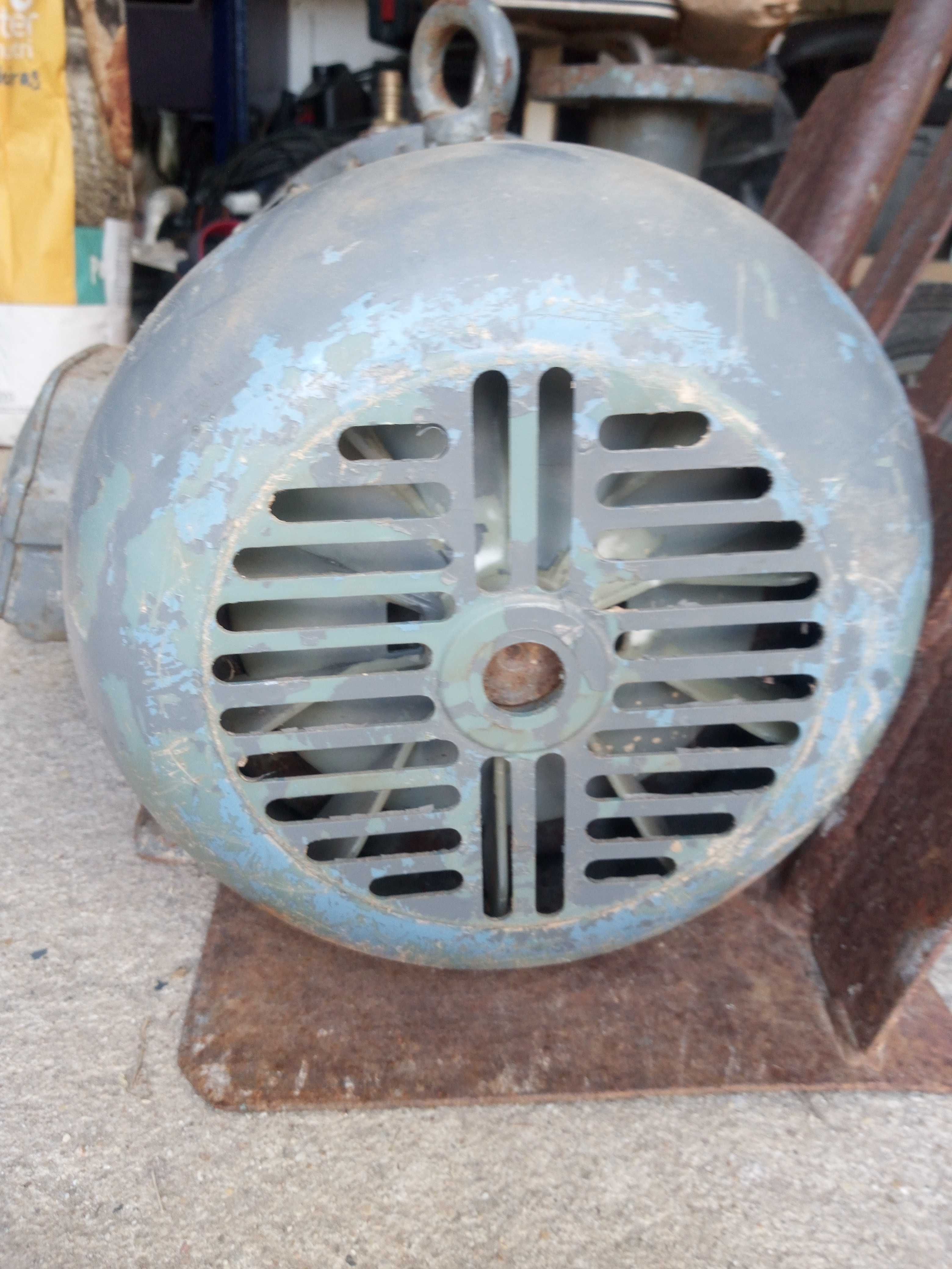 Motor de tirar Água