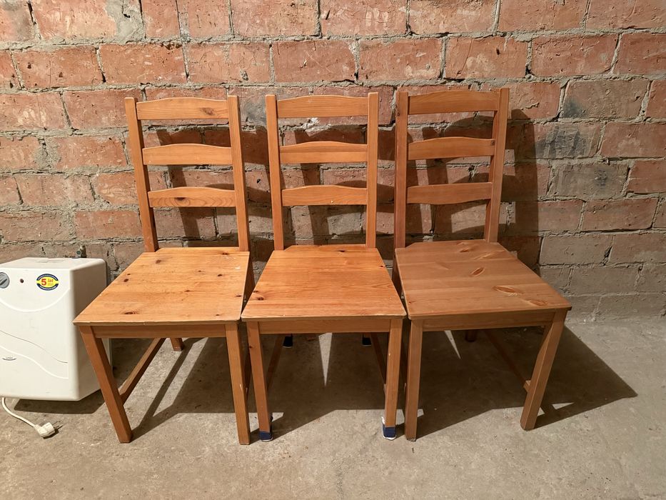 Krzesła - komolet trzech