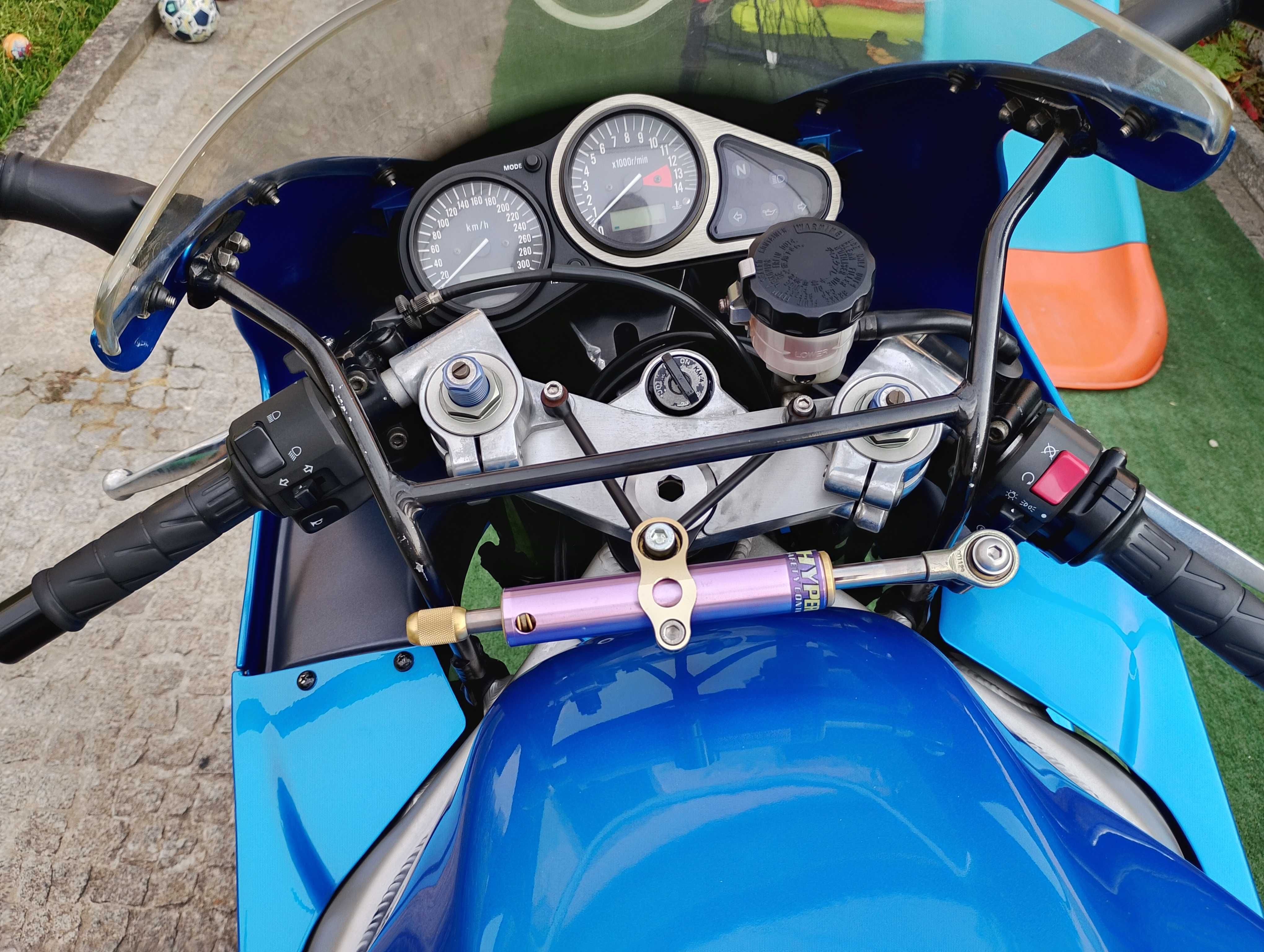 Kawasaki Ninja ZX9R