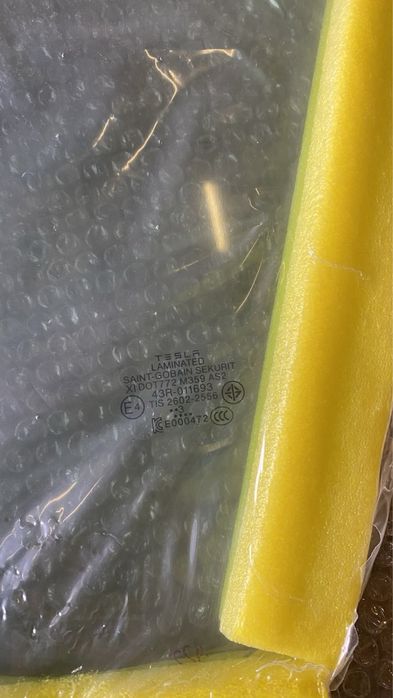 Tesla Y скло стекло водія пасажира оригінал