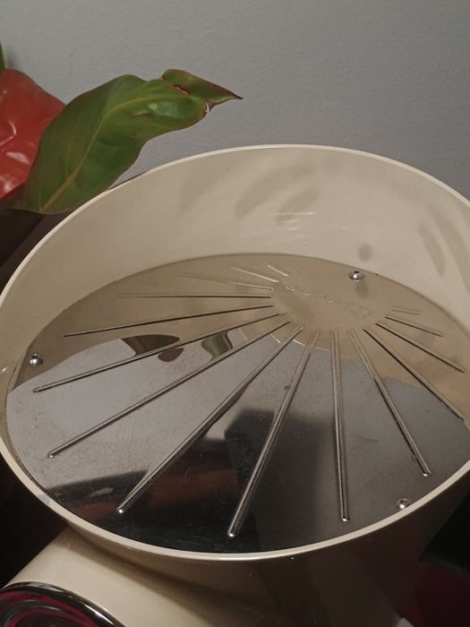 Ekspres do kawy Bugatti Diva (kremowy) używany 30% oryginalnej ceny!