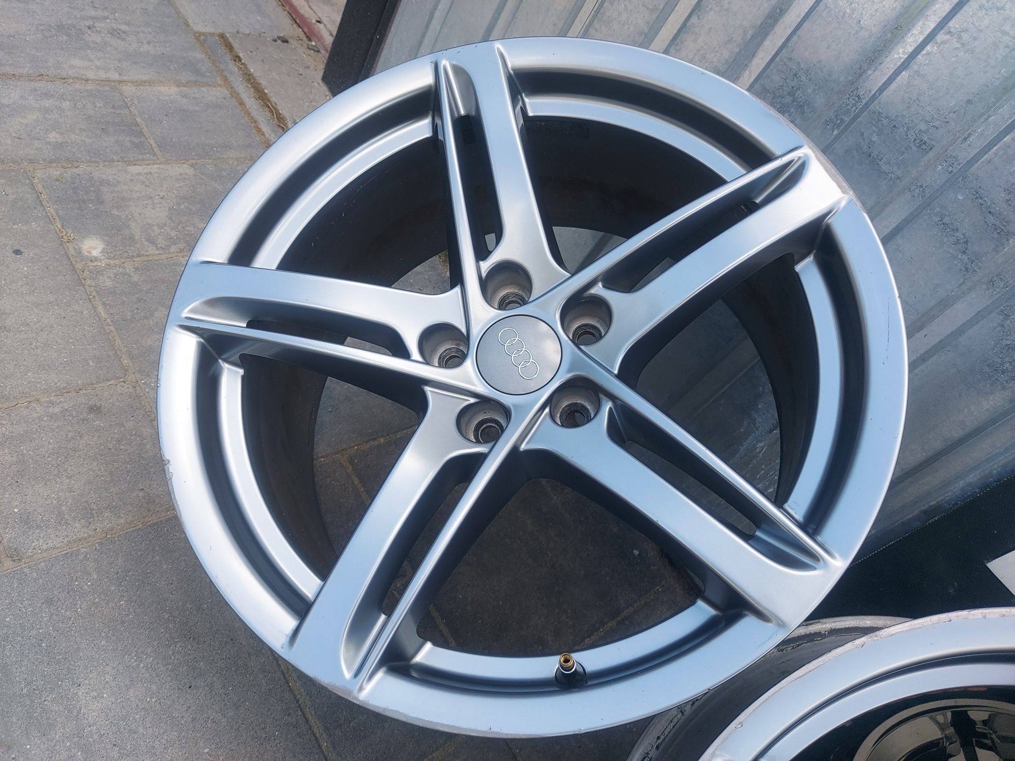 Alufelgi 18" 5x112 AUDI - ET29 - 8.5j - WKLĘSŁE!