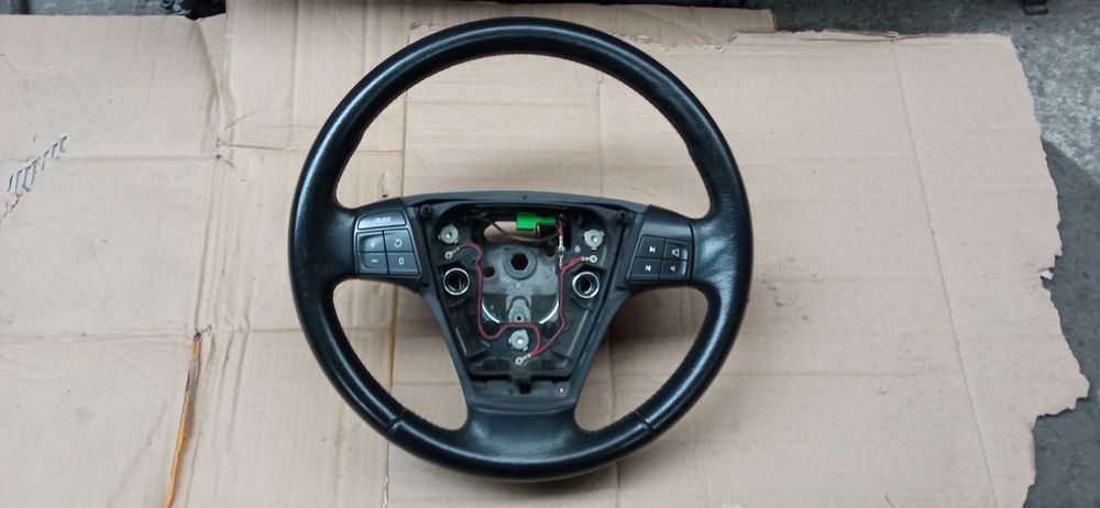 Kierownica volvo c30 v50 s40 c70 skóra wielofunkcja bdb.