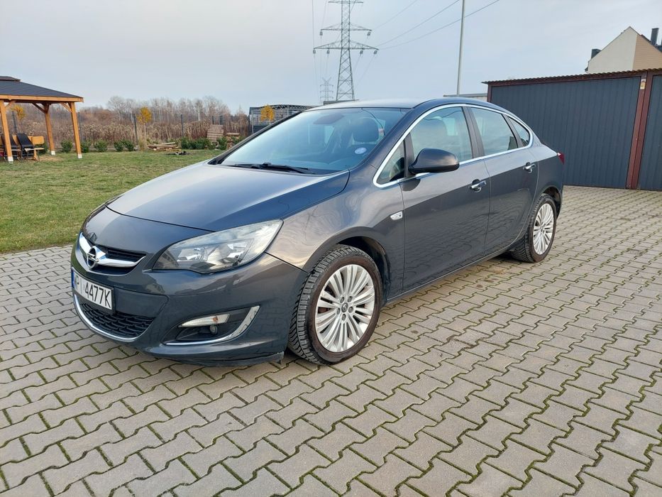 Opel Astra J benzyna Opłaty na rok