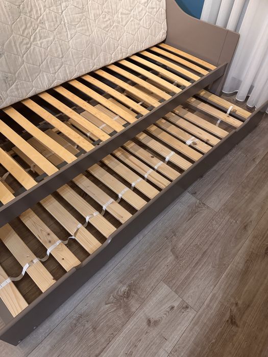 Drewniane łóżko wysuwane 90x200