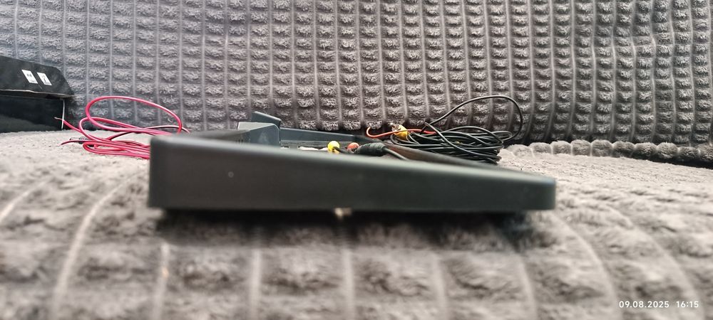 Камера заднього ходу в номерний рамці