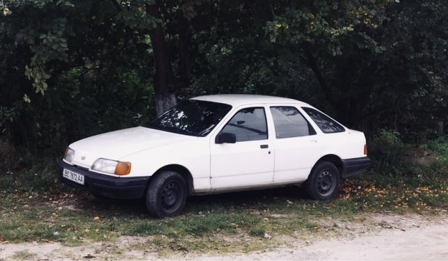 Ford Sierra 1987/white