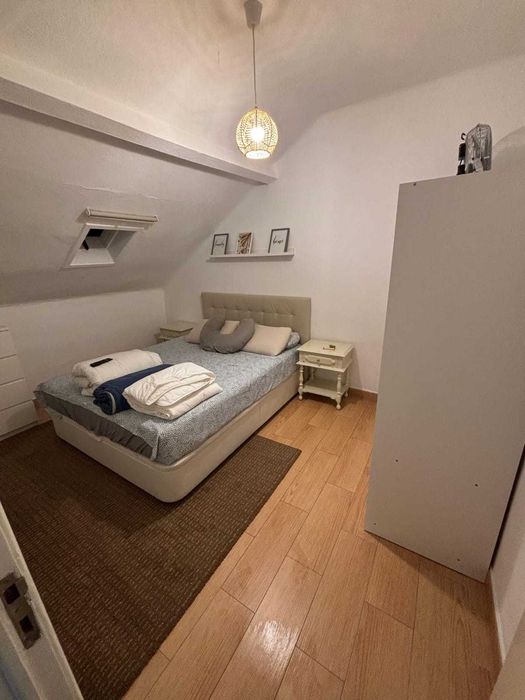 Alugo quarto num apartamento T2