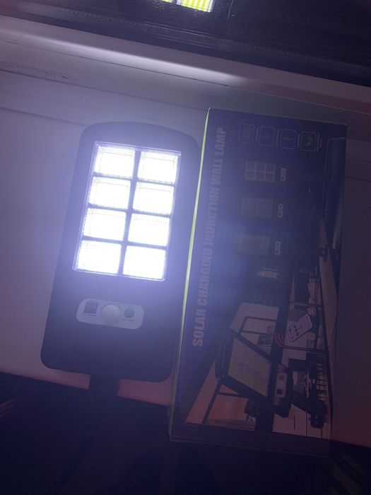 Ліхтар вуличний на сонячній батареї з датчиком руху та пультом 8 COB