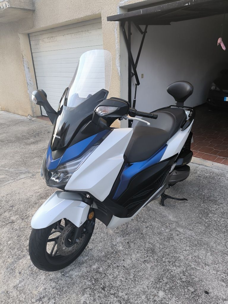 Honda Forza 125 excelente