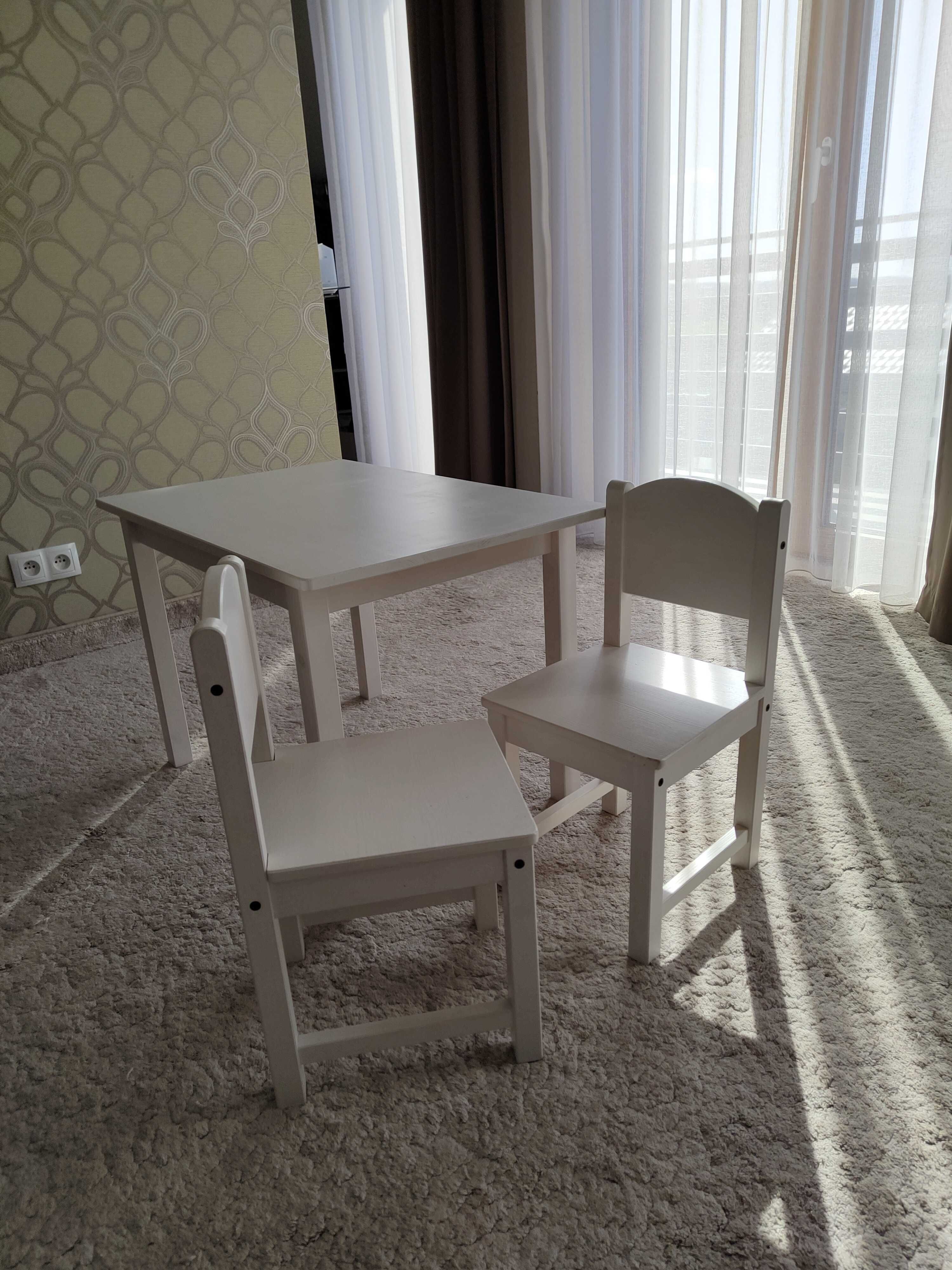 Stolik z 2 krzesłami dla dzieci, Ikea Sundvik, drewniane