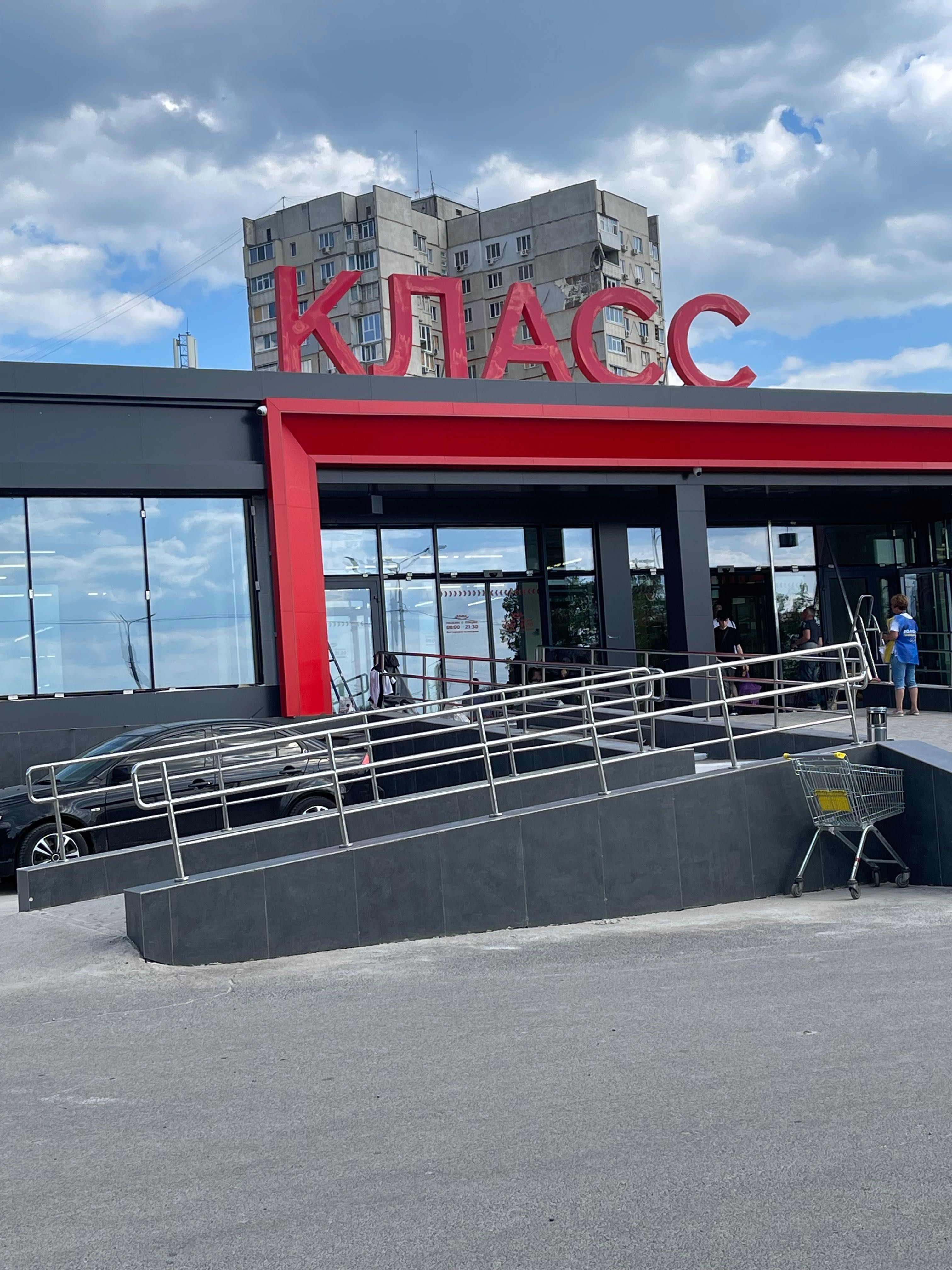 Сдам просторную квартиру не далеко от метро Героев Труда