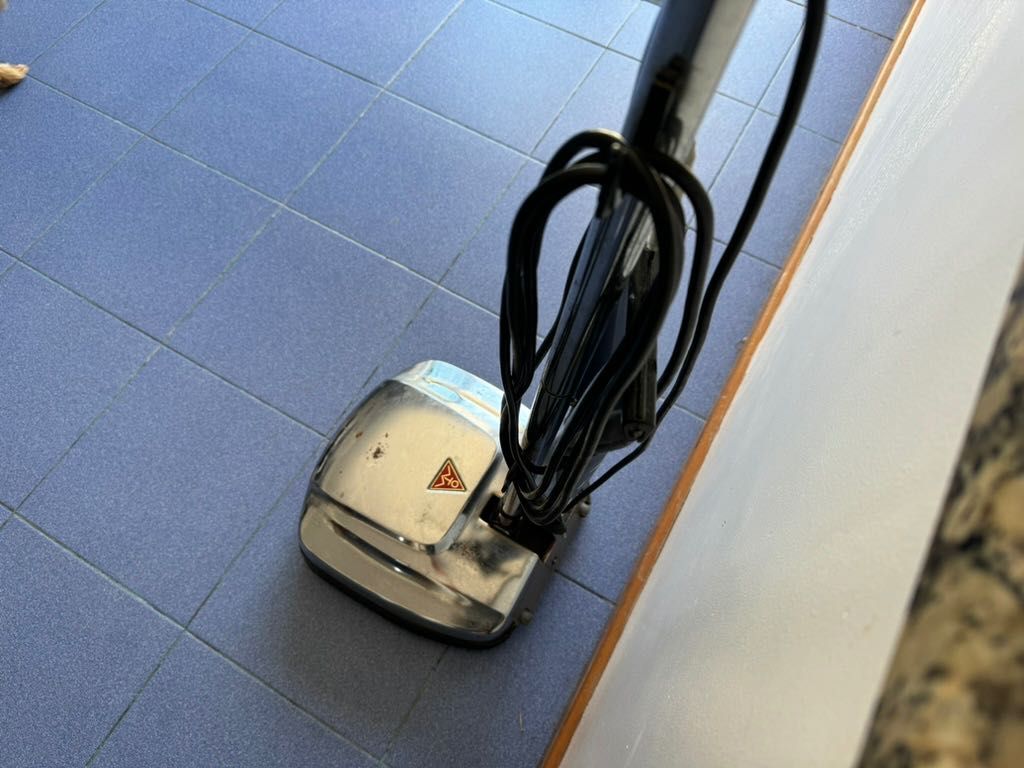 Enceradora Polidora Aspiração Rover Tres Escovas Potente
