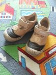 Buty jesienne skórzane 25