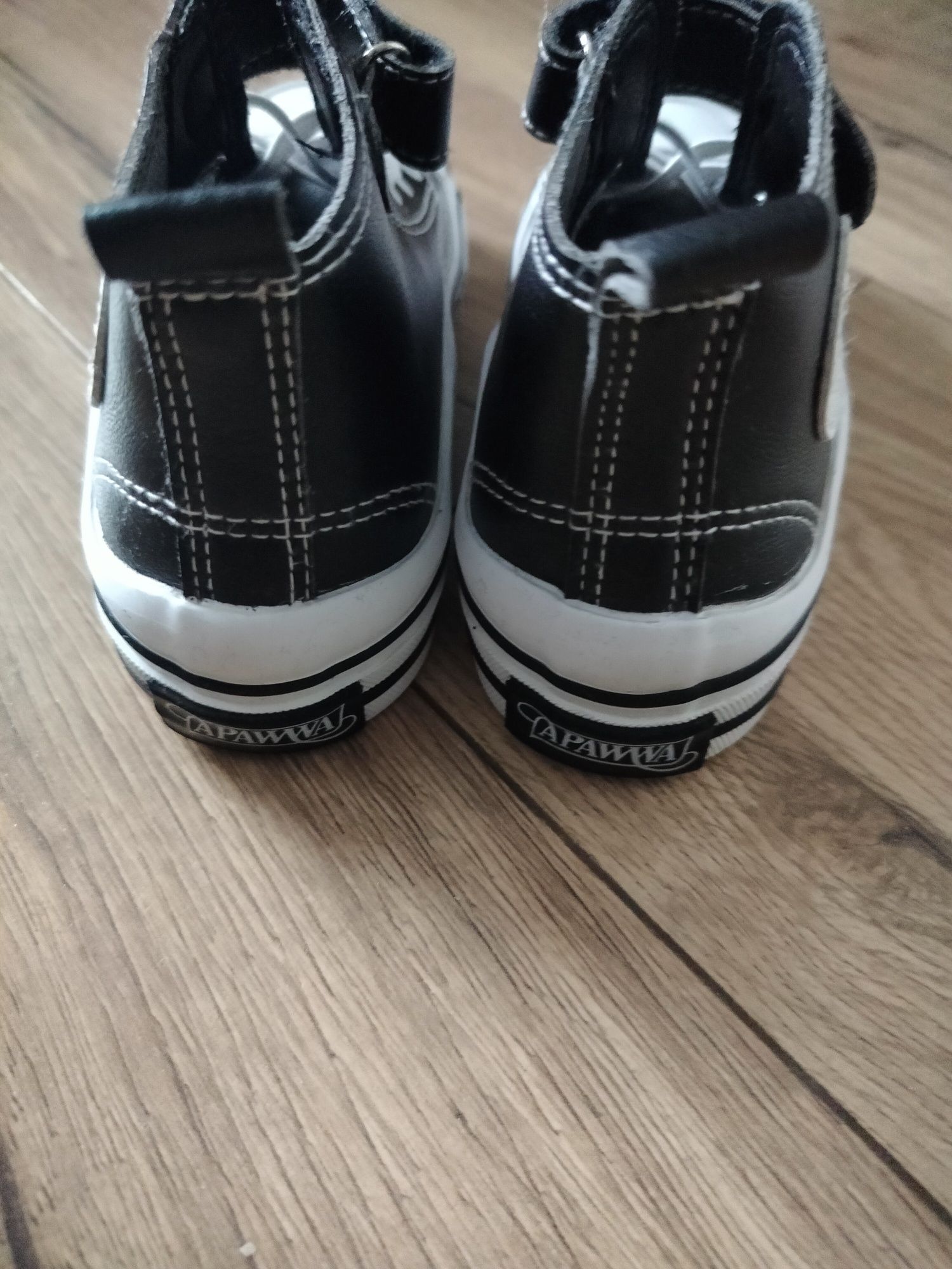 Trampki dla dzieci w idealnym stanie 29