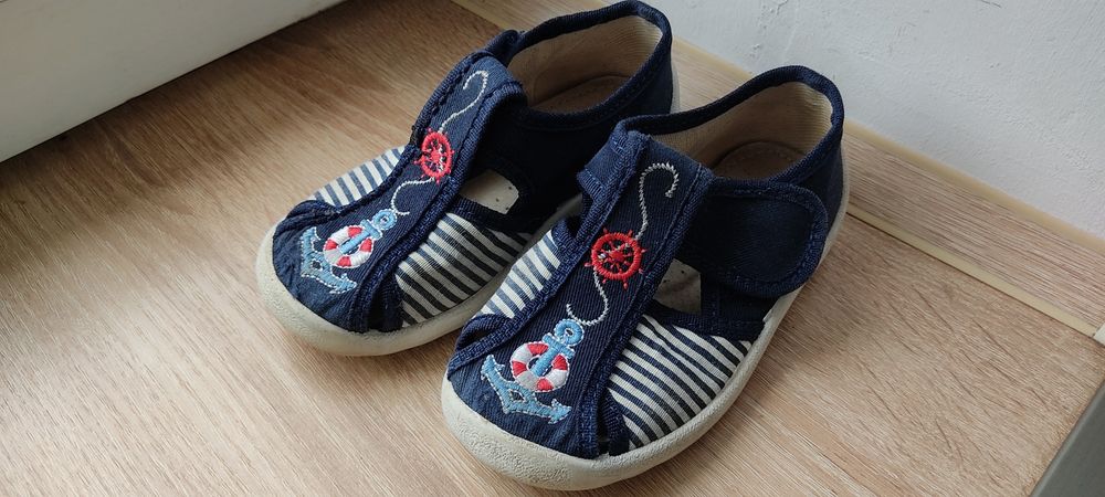 Детские тапочки для дома и садика waldi 25