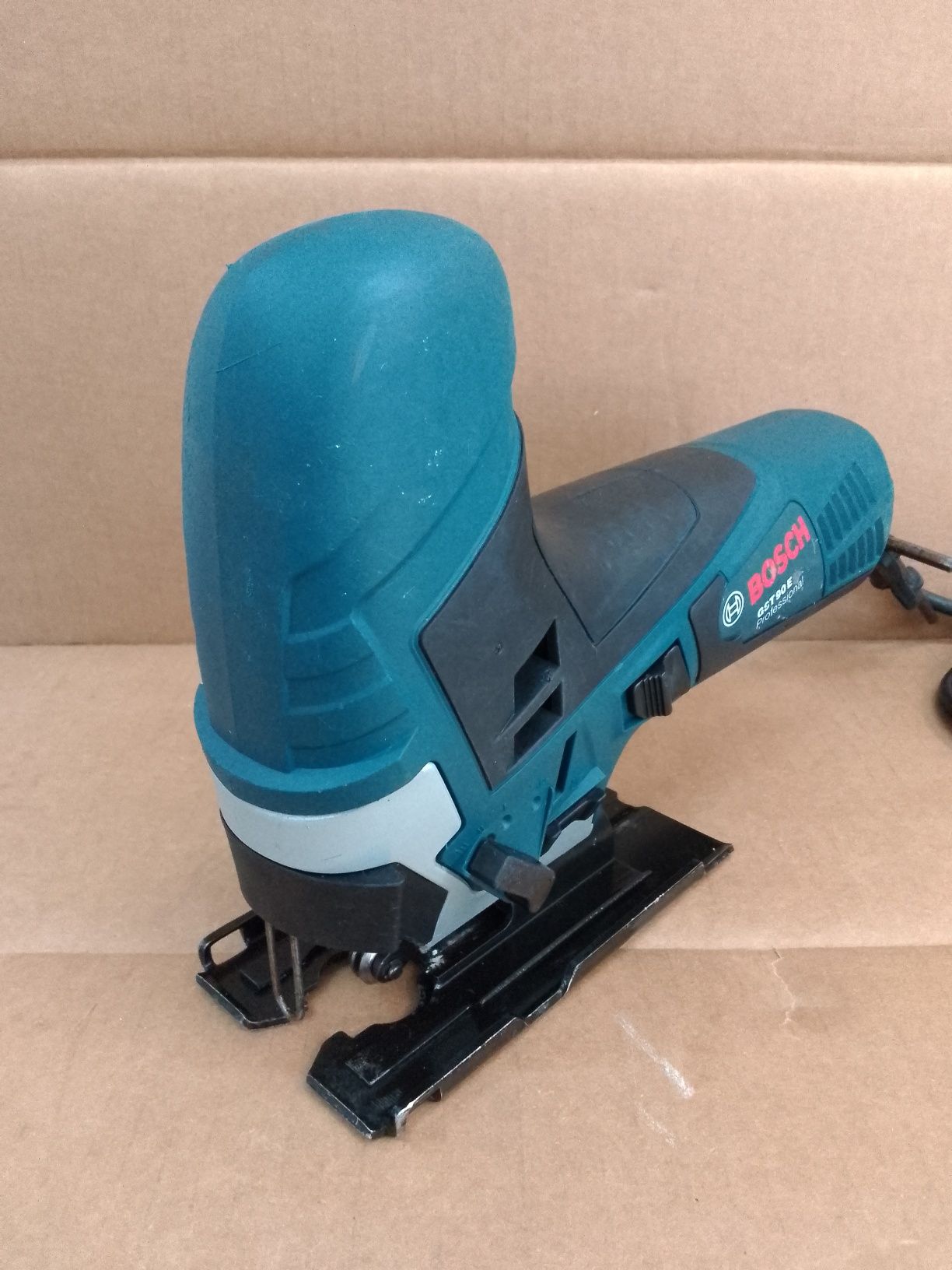 Bosch GST 90 E Wyrzynarka Regulacja Obrotów 650W