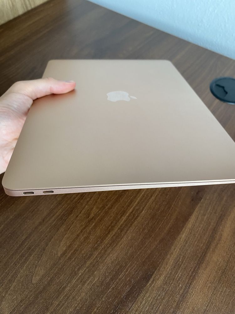 Macbook M1/ 2020 / 8gb/256 SSD