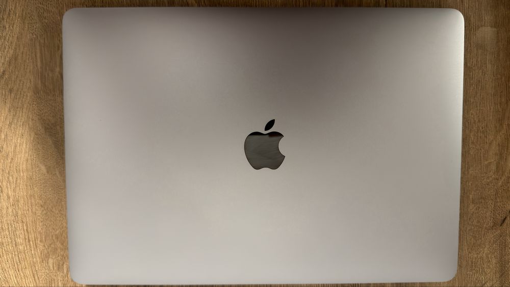 MacBook Pro 13” (2018) – bardzo dobry stan, 512 GB