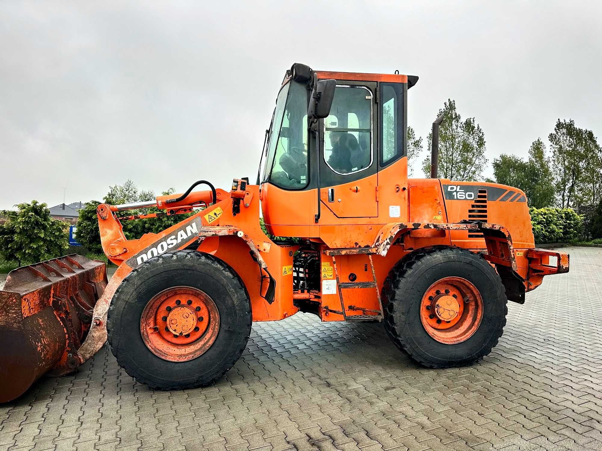 ładowarka czołowa DOOSAN DL160 waga 9000kg kamera CUMMINS 2040mtg 2010