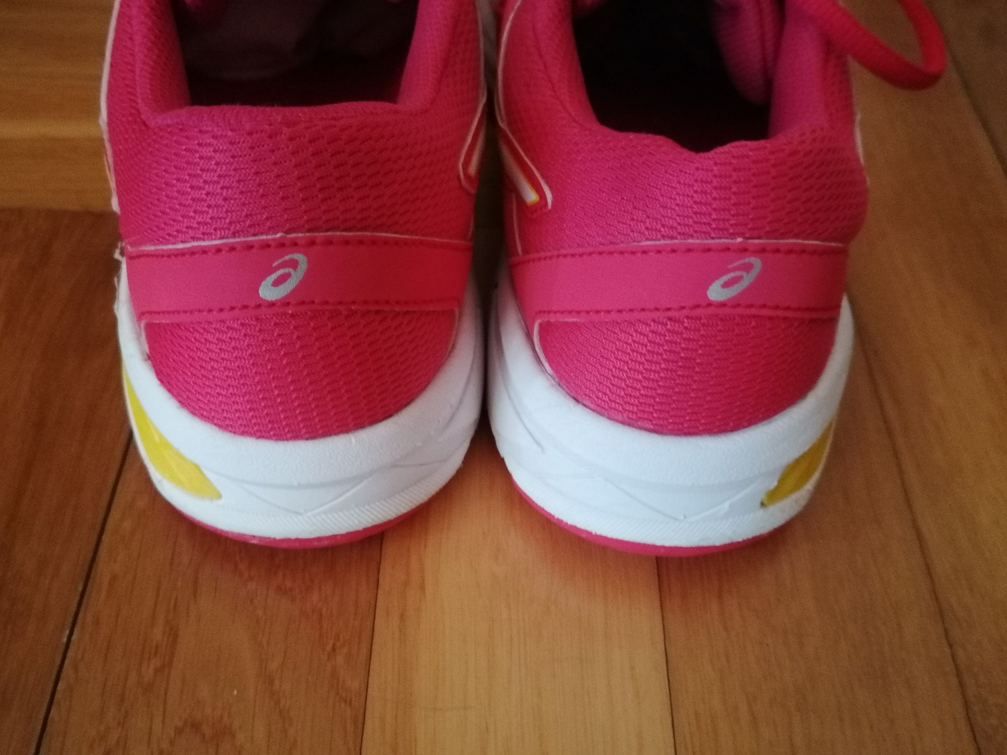 Buty ASICS Gel roz 37,5 /Długość wkładki 23,5 cm