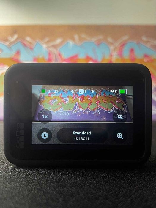 GoPro Hero 10 Black + 5 baterii + akcesoria – stan bardzo dobry