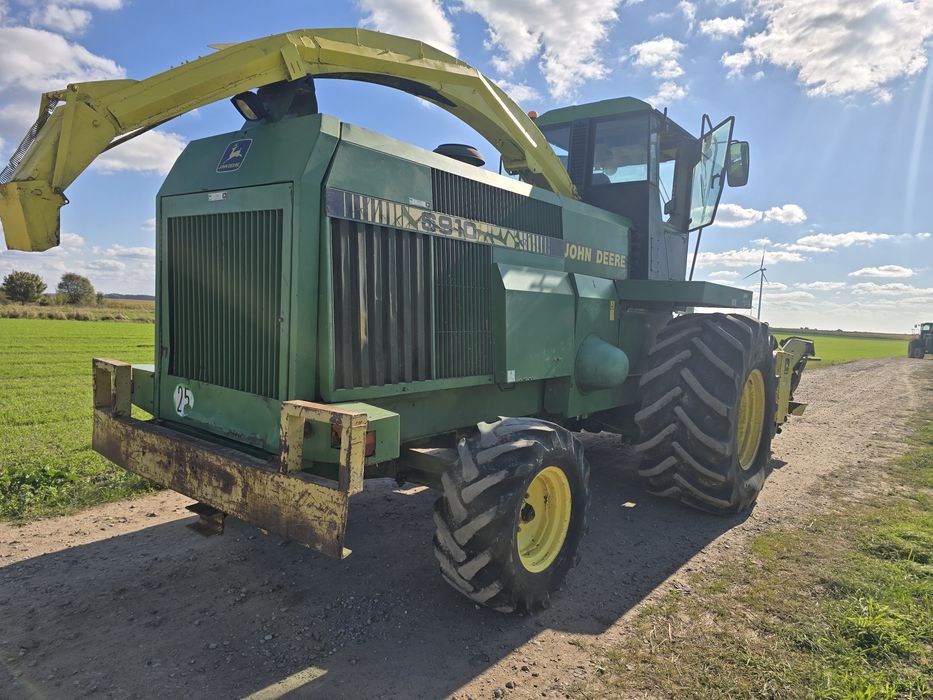 Sieczkarnia John Derre 6910